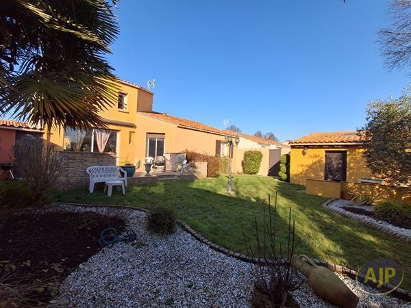 Vente maison La Roche Sur Yon : 323 000 € - AJP Immobilier La Roche-sur-Yon