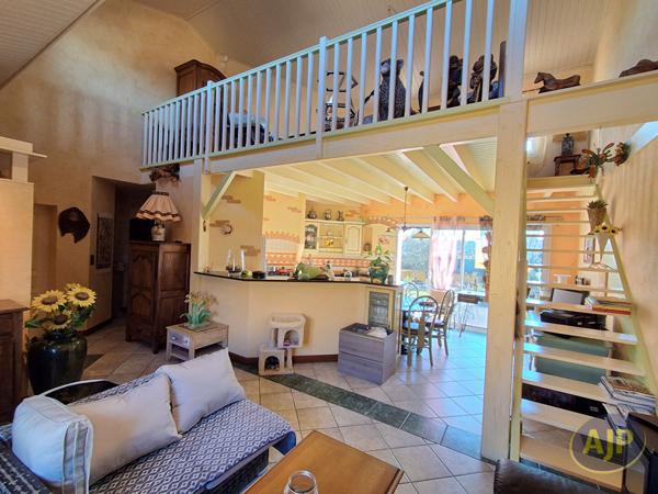 Vente maison La Roche Sur Yon : 323 000 € - AJP Immobilier La Roche-sur-Yon