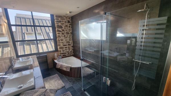 Propriete à vendre à Fougères en Ille-et-Vilaine (35300), ref : 2808   
CENTRE VILLE