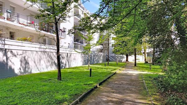EXCLUSIVITÉ - NANTES SAINT-FÉLIX / Appartement deux pièces avec balcon, ascenseur et garage boxé