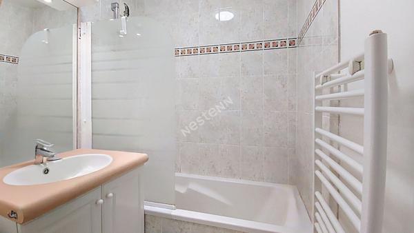 EXCLUSIVITÉ - NANTES SAINT-FÉLIX / Appartement deux pièces avec balcon, ascenseur et garage boxé