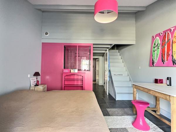 Maison centre village Loix avec piscine – Exclusivité