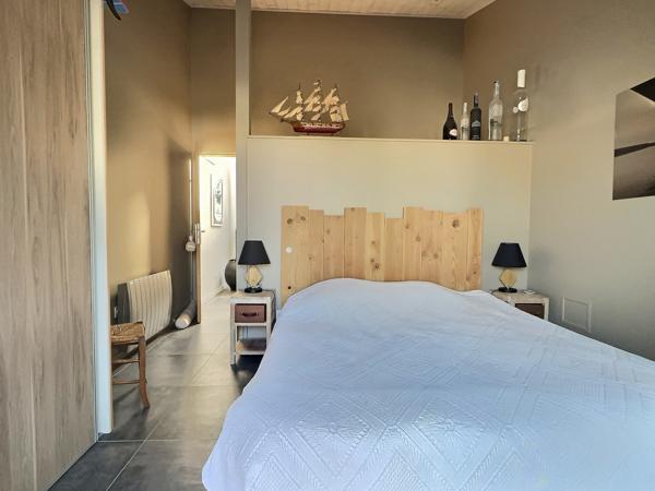 Maison centre village Loix avec piscine – Exclusivité