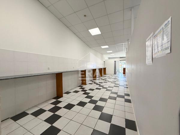 Perpignan Torcatis - Local commercial 176,79 m2 disponible à la Vente