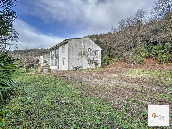 Maison 2 appartements sur terrain de 1070m²