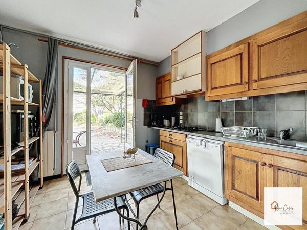 Maison 2 appartements sur terrain de 1070m²