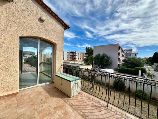 Maison La Crau 7 pièces 197 m2 double habitation T3 + T5 Centre Ville