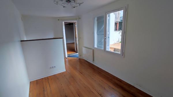 Moumour (64400) Maison de village en pierre - 5 min d'Oloron