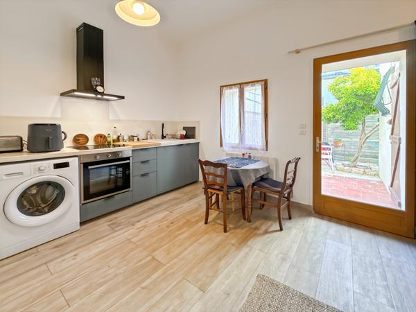Marseille (13007) Saint-Lambert – Grand studio rénové avec terrasse de 23 m²