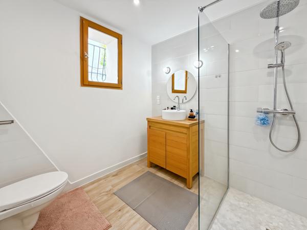 Marseille (13007) Saint-Lambert – Grand studio rénové avec terrasse de 23 m²