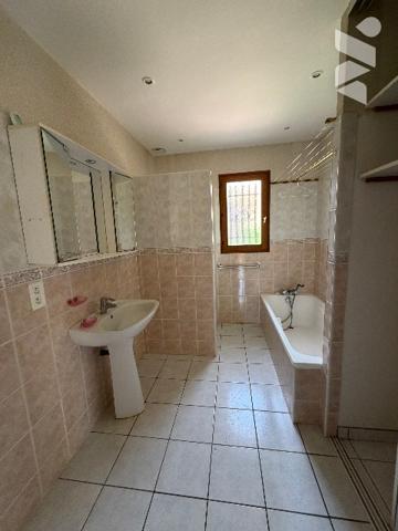 A SAISIR SEMOY quartier calme Maison d'habitation d'environ 92 m² avec combles aménageables