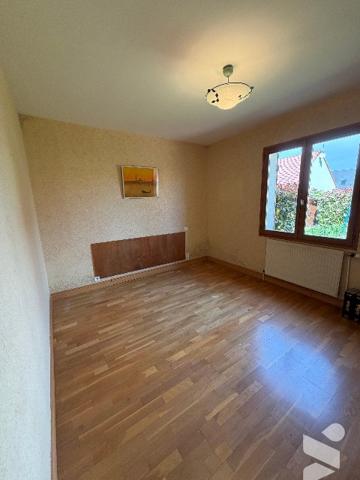 A SAISIR SEMOY quartier calme Maison d'habitation d'environ 92 m² avec combles aménageables