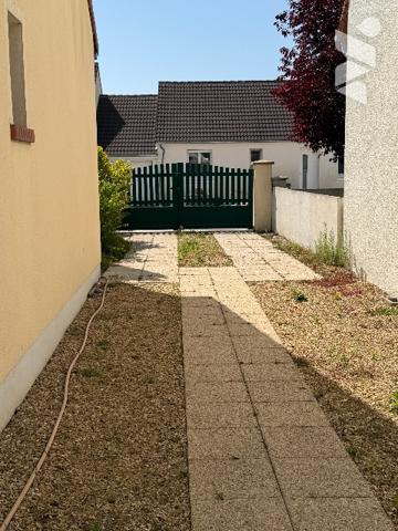 A SAISIR SEMOY quartier calme Maison d'habitation d'environ 92 m² avec combles aménageables