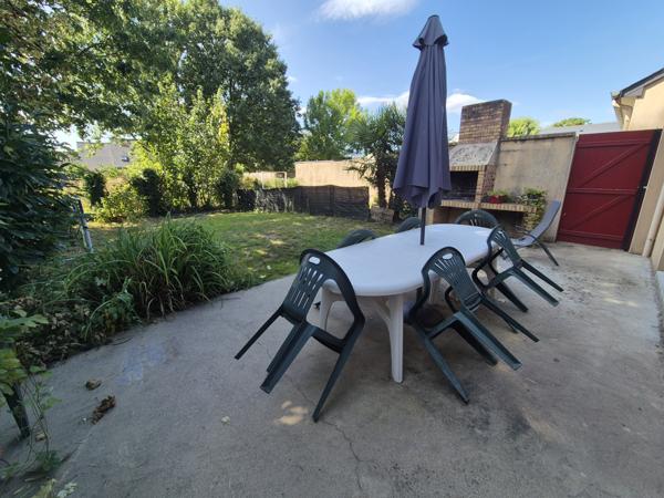 Maison 4 chambres garage, jardin, terrain clos, commerces à pieds