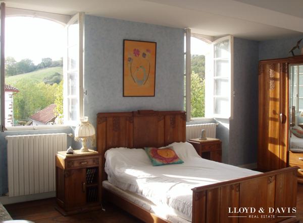 Maison familiale au coeur d'un village classé