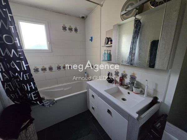 Maison à CROSMIERES, 72200 - 4 pièces 90m²