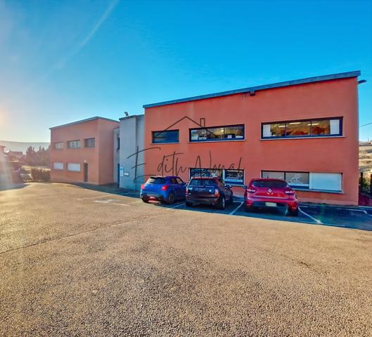 Millau (12100) LOCAL PROFESSIONNEL 206 M² - ASCENSEUR - ACCES PMR - STATIONNEMENT