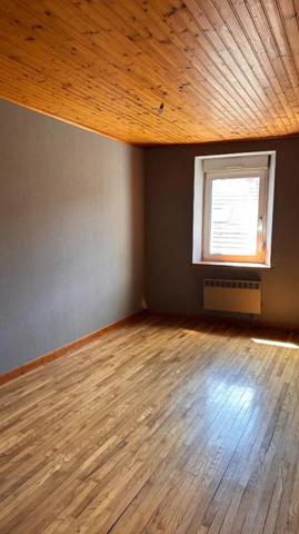 Appartement à louer à Cluse-et-Mijoux (25300)