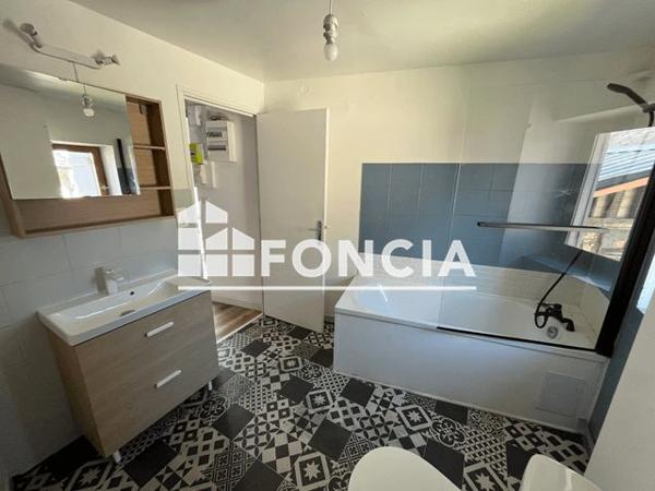 Location Maison 3 pièces 67 m² - 9 rue du couvent Terrasson-lavilledieu 24120