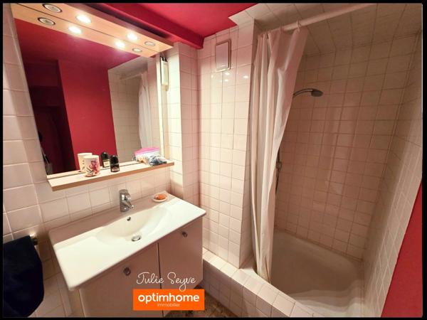 Maison individuelle de 170m² avec 6 chambres, un bureau et un sous-sol complet avec garage sur parcelle de 2006 m²