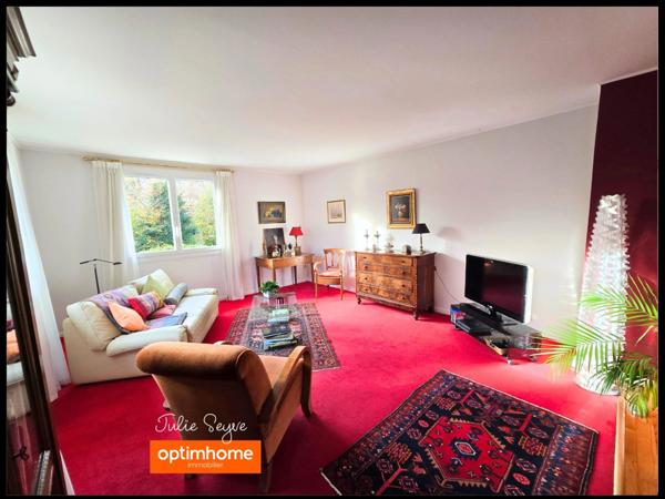 Maison individuelle de 170m² avec 6 chambres, un bureau et un sous-sol complet avec garage sur parcelle de 2006 m²