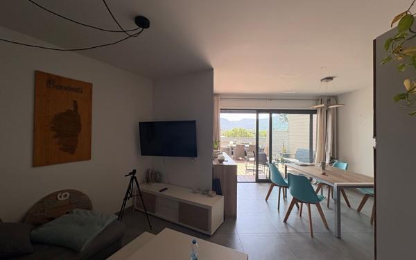 Appartement à vendre    3 pièces • 64 m2 Porto-Vecchio