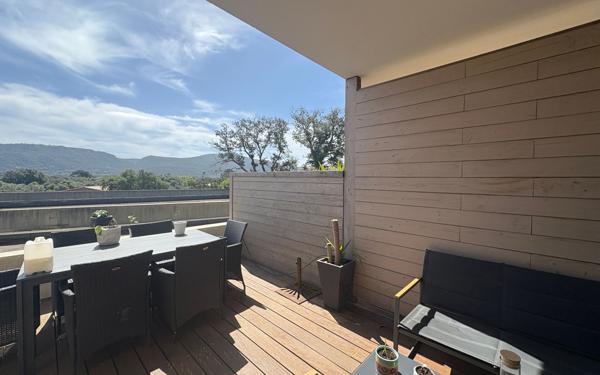 Appartement à vendre    3 pièces • 64 m2 Porto-Vecchio