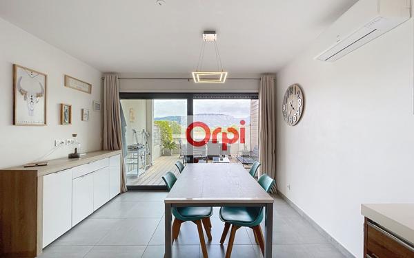 Appartement à vendre    3 pièces • 64 m2 Porto-Vecchio