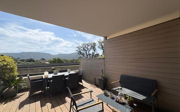 Appartement à vendre    3 pièces • 64 m2 Porto-Vecchio
