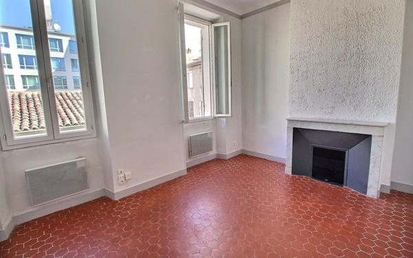 Appartement à vendre    2 pièces • 35,85 m2 Marseille 6