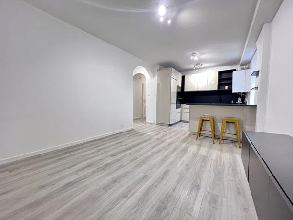 LOCATION : Au centre-ville d'HAGONDANGE proche GARE F2 rénové + cave