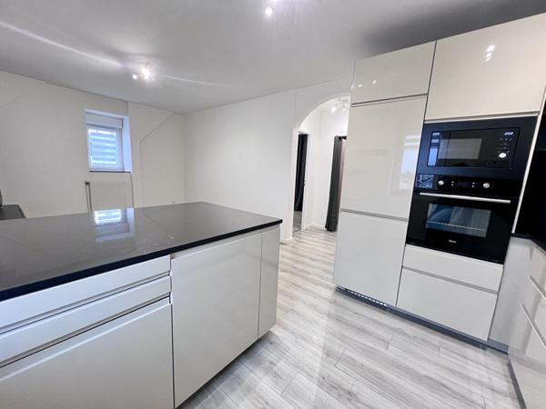 LOCATION : Au centre-ville d'HAGONDANGE proche GARE F2 rénové + cave