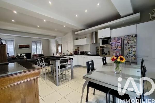 Maison à vendre 5 pièces 164 m² Le Péage-de-Roussillon