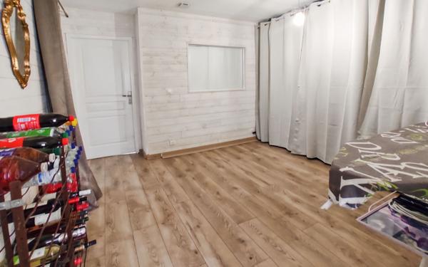 Maison à vendre    5 pièces •  Montrem