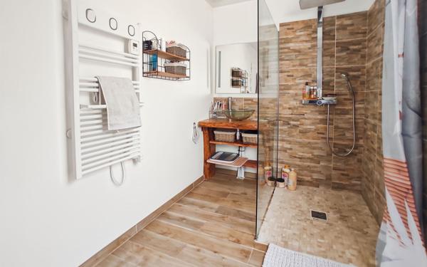 Maison à vendre    5 pièces •  Montrem