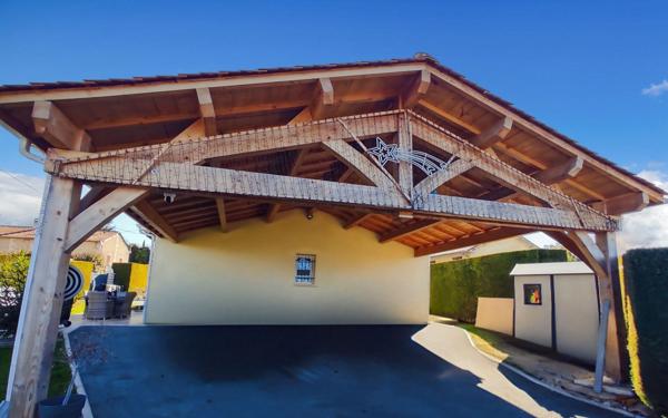 Maison à vendre    5 pièces •  Montrem