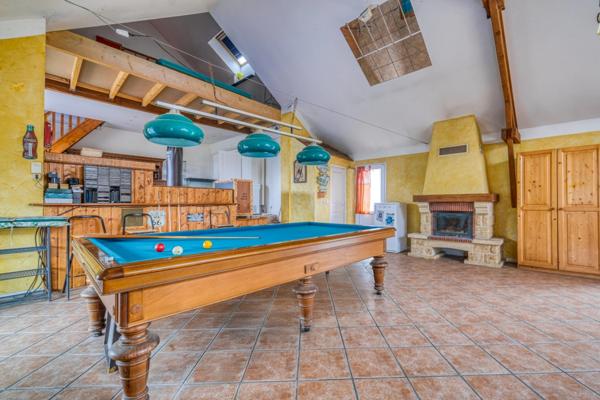 Christophe Michaudelle – EXCLUSIVITE - CAPIFRANCE vous propose proche de Meaux et Saint Soupplets : 260 m² - ZONE UA - 10 pièces - 5 chambres - pièces d'eau - beau jardin plat et clos avec nombreux