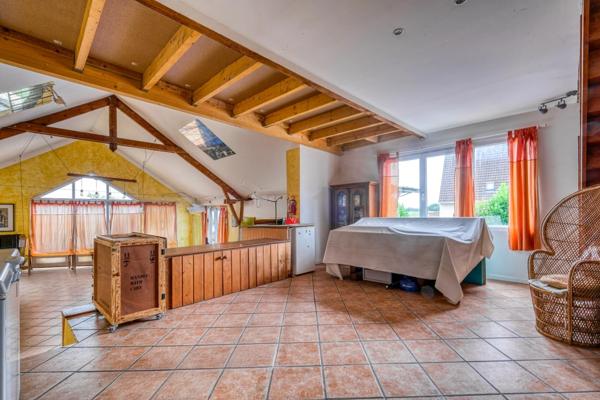 Christophe Michaudelle – EXCLUSIVITE - CAPIFRANCE vous propose proche de Meaux et Saint Soupplets : 260 m² - ZONE UA - 10 pièces - 5 chambres - pièces d'eau - beau jardin plat et clos avec nombreux