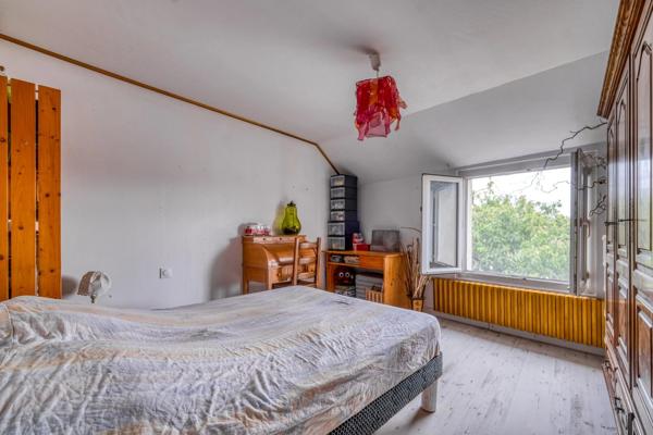 Christophe Michaudelle – EXCLUSIVITE - CAPIFRANCE vous propose proche de Meaux et Saint Soupplets : 260 m² - ZONE UA - 10 pièces - 5 chambres - pièces d'eau - beau jardin plat et clos avec nombreux