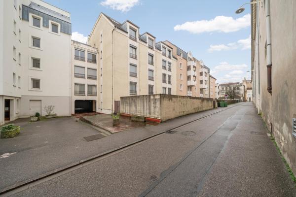 Appartement T2 de 62 m² – Rue des Fabriques, à deux pas de la Place des Vosges