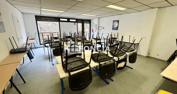 À vendre Local commercial 59.87 m² - Aix-en-provence 13090