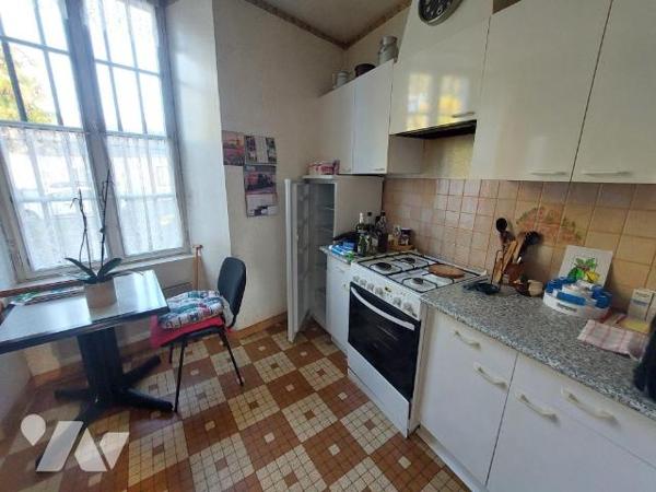 A VENDRE -MAISON - LOUVIGNE 