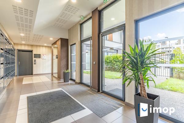 T3 dans un immeuble de 2018 avec terrasse dernier étage proche transports et commerces