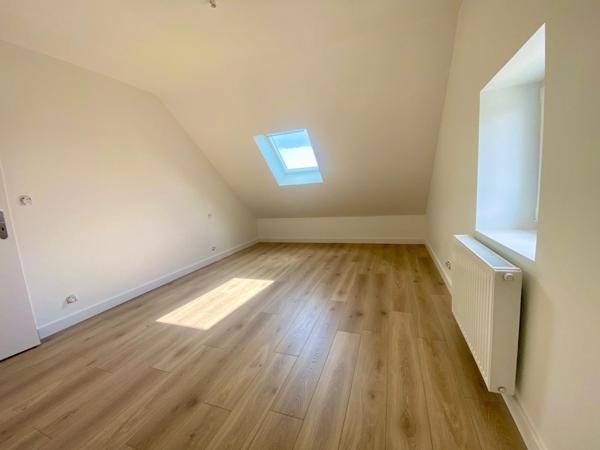 Maison 4 chambres, entièrement rénovée et jardin de 464 m².