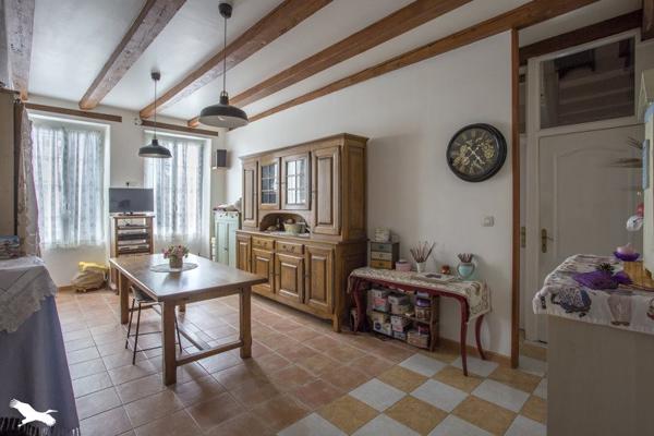 Maison à vendre 218 300 € Marans 6 p 255 m² DPE E