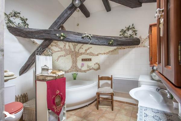 Maison à vendre 218 300 € Marans 6 p 255 m² DPE E