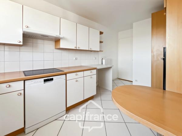 VINCENNES, Boulevard de la Libération, 5 pièces de 102 m² avec balcon, stationnement et cave