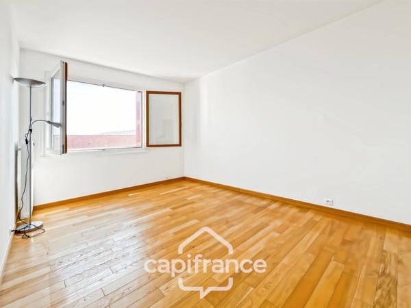 VINCENNES, Boulevard de la Libération, 5 pièces de 102 m² avec balcon, stationnement et cave