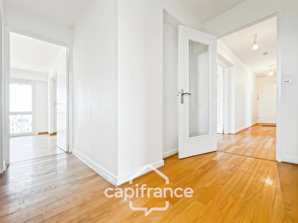 VINCENNES, Boulevard de la Libération, 5 pièces de 102 m² avec balcon, stationnement et cave