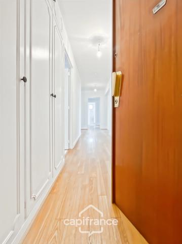 VINCENNES, Boulevard de la Libération, 5 pièces de 102 m² avec balcon, stationnement et cave